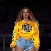 Beyoncé even coughs on beat