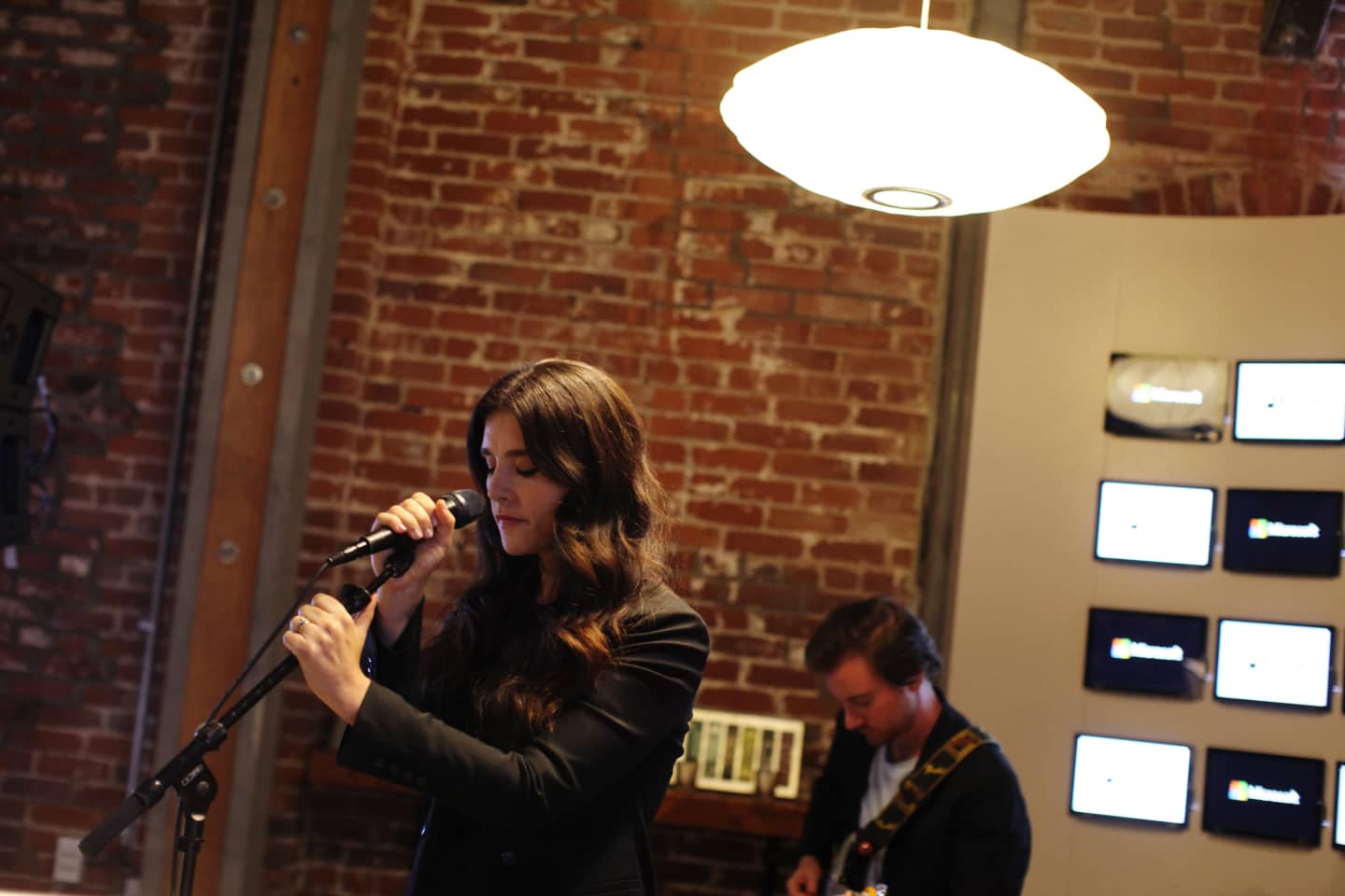 Jessie Ware Microsoft