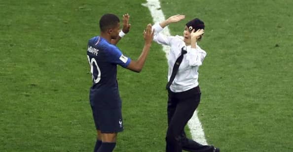 Pussy Riot Claims Responsibility For World Cup Protestors On Field The Fader