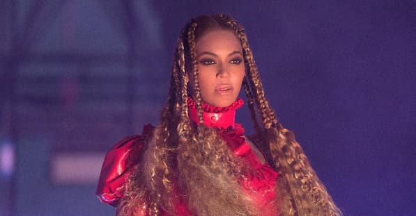 Beyoncé Honors Police Officers Killed In Dallas | The FADER