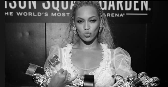 Beyonc Is Now The Most Awarded Artist In VMA History The FADER beyonc-is-now-the-most-awarded-artist-in-vma-history-the-fader