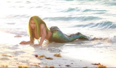 Nicki Minaj shares “Bed” music video teaser