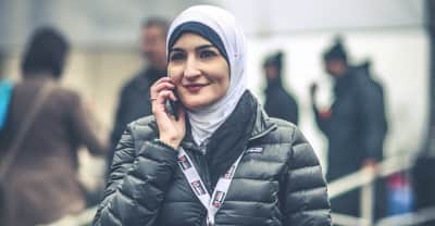 #IMarchWithLinda Shows Solidarity With A Women’s March Organizer Facing Racist Abuse