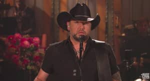 Jason Aldean performs on SNL in tribute to Las Vegas victims