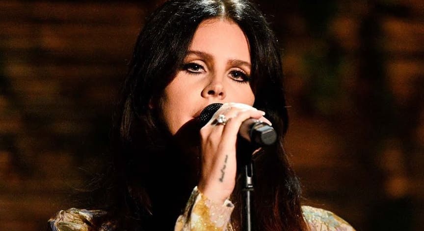 #Watch Lana Del Rey cover “Unchained Melody” on Christmas at Graceland
