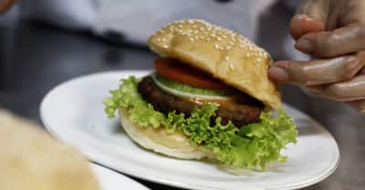 Trump Fled His Press Pool To Eat a $36 Burger