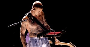 Justin Bieber’s Grammys performance was stripped down, literally