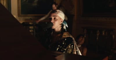 Watch FKA twigs play a stunning, piano-driven rendition of “Cellophane”