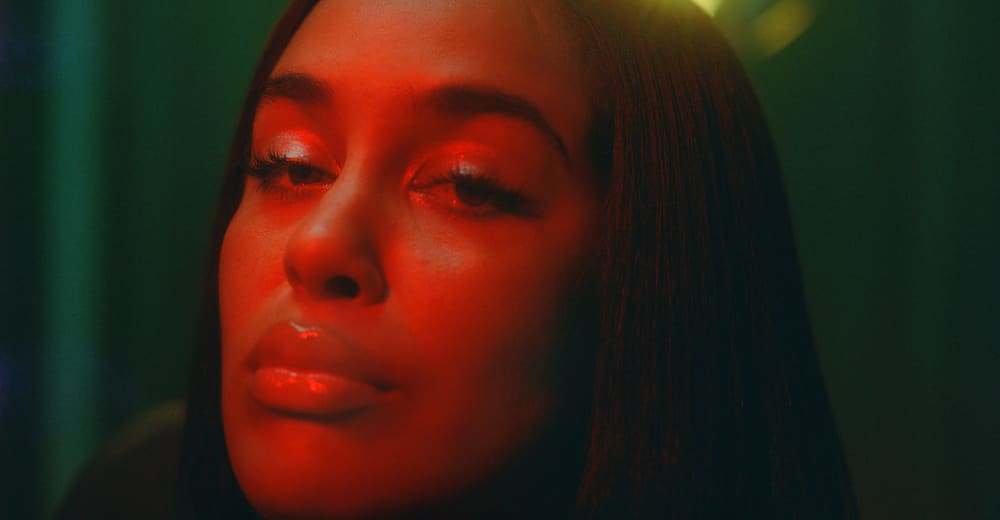 #Jorja Smith unveils falling or flying tracklist, shares title track