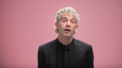 The 1975 drop the “TOOTIMETOOTIMETOOTIME” music video