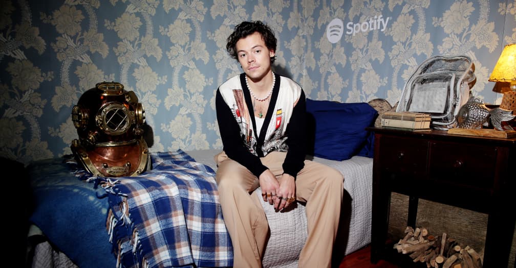 #Harry Styles dethrones Taylor Swift with record-breaking vinyl sales