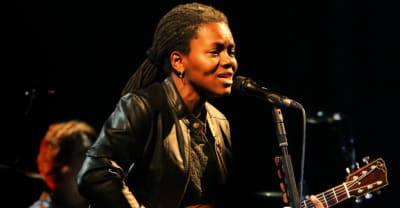 Tracy Chapman wins Song of the Year at the 2023 Country Music Awards for “Fast Car”