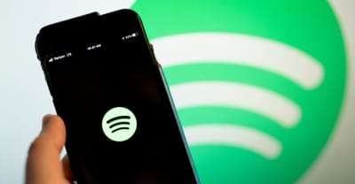 Spotify is bringing back political ads 