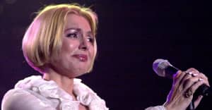 Iranian Icon Googoosh Reportedly Stuck In London Due To Trump’s Muslim Ban