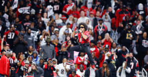 Watch Ludacris perform “Move Bitch” while dropping from the Georgia Dome roof