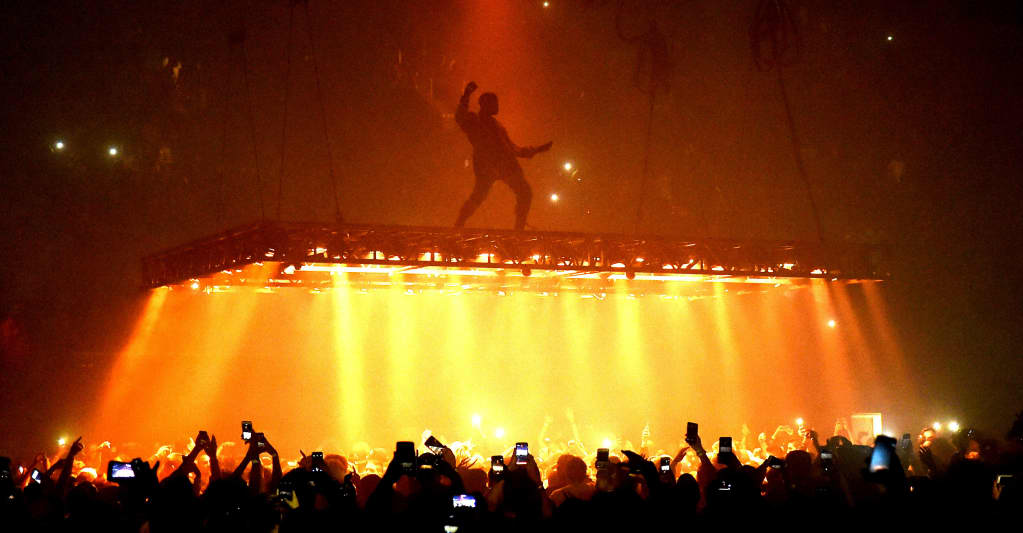 Been watching Kanye live performances on  the past few days