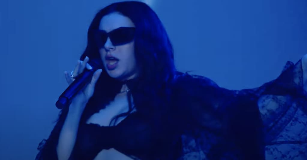 #Watch Charli XCX’s “Snowsgiving” concert for Discord