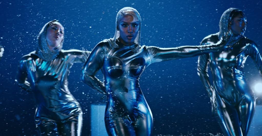 #Live News: Victoria Monét shares “Alright” video, and more
