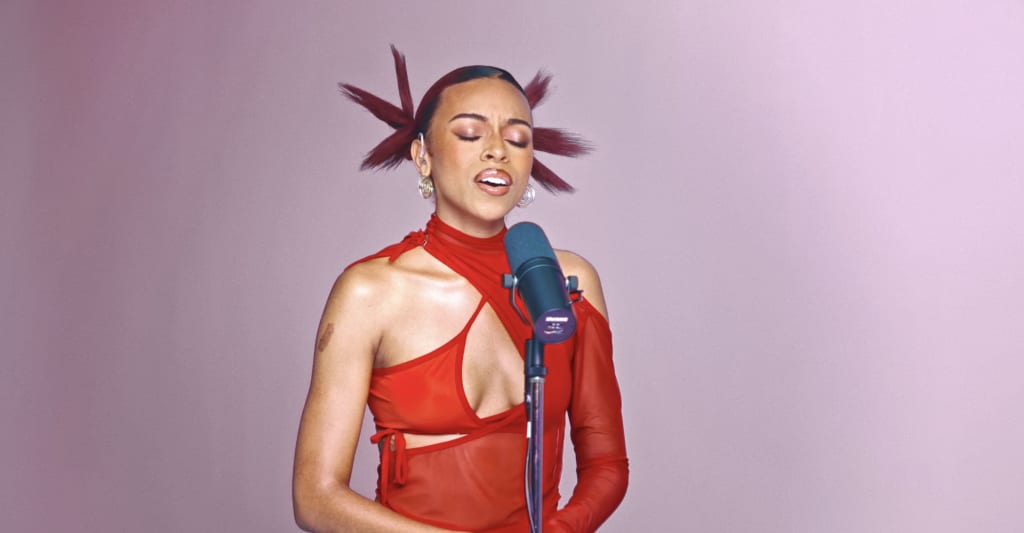 #Ravyn Lenae performs new version of “Inside Out” on COLORS