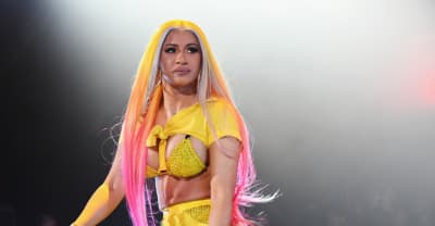 Cardi B deletes socials after fighting with fans