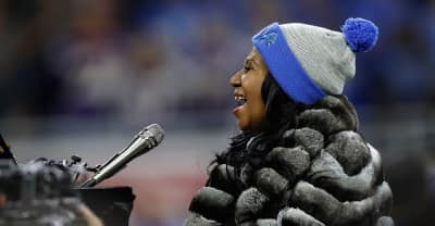 Watch Aretha Franklin Perform The National Anthem On Thanksgiving Day
