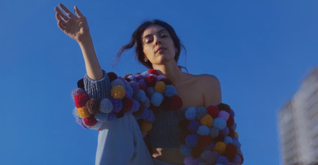 #Julie Byrne presses pause with restful new song “Moonless”