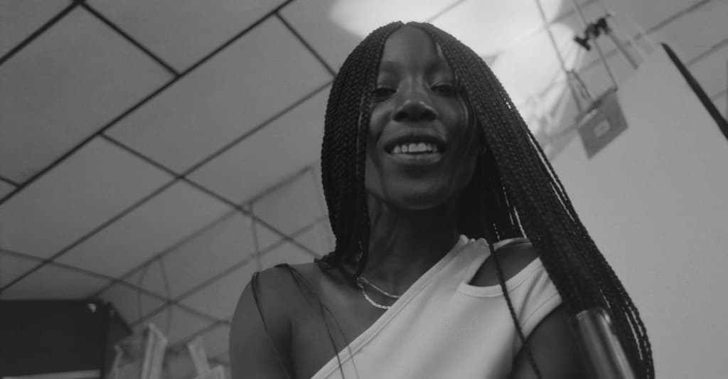 #HAWA falls back on her crew in her “Trade” video