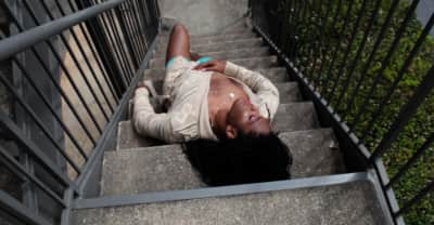 Take a walk in the park with Qaadir Howard’s “Bloodied And A Mess” video