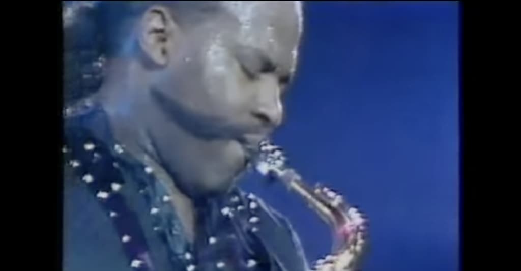 #Earth, Wind &amp; Fire saxophonist Andrew Woolfolk dies at 71
