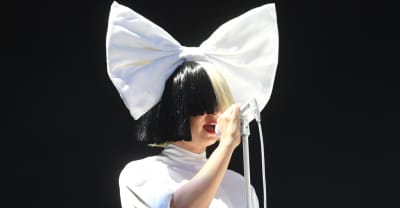 Sia leaked her own nude photo to beat a scammer