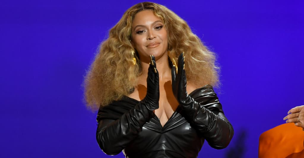 #Beyoncé announces new album, shares two country songs
