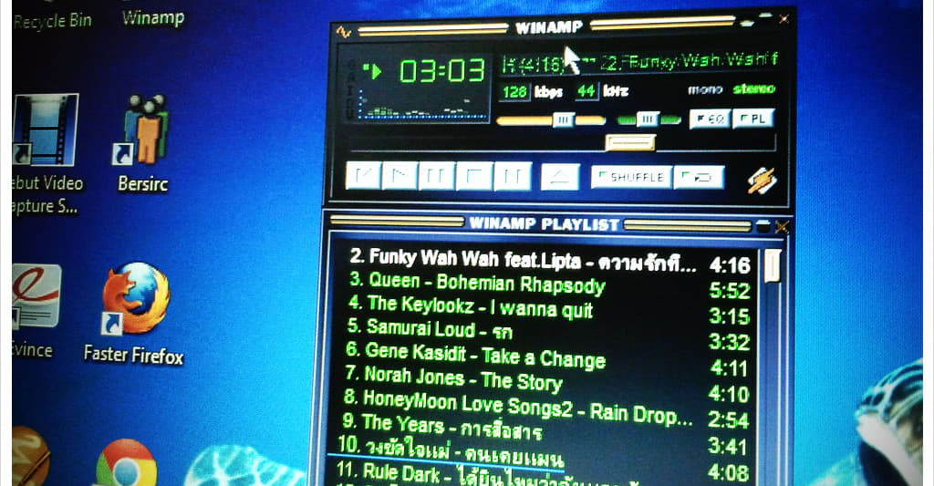 #Winamp and its trippy visualizers are officially back