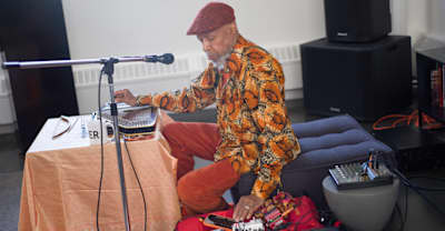 Laraaji and Leon Kelly give meditation