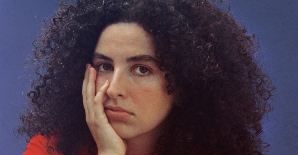 #Dora Morelenbaum’s confused love songs