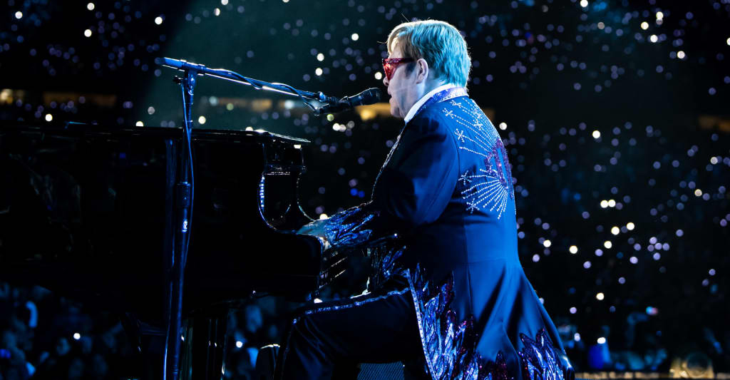 #Elton John will headline Glastonbury 2023