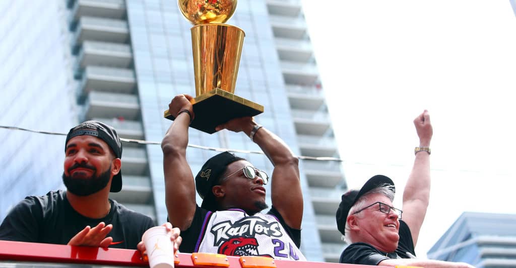 Raptors parade top hat ovo