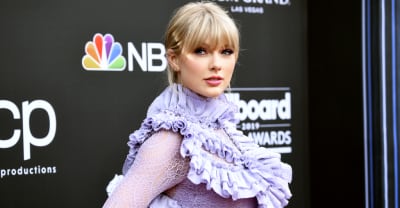 Taylor Swift says she will begin re-recording her first 5 albums in 2020