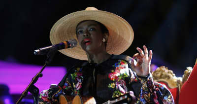 Ms. Lauryn Hill responds to Robert Glasper’s claims that she “steals” music