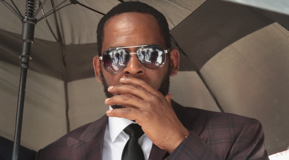 R. Kelly arrested on child pornography charges | The FADER