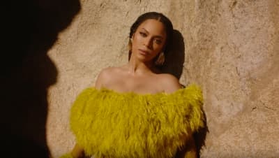 Watch Beyoncé’s new video for “Bigger”