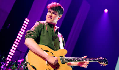 Watch Vampire Weekend cover the Parks and Recreation theme song