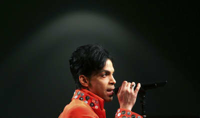 Hear An Unreleased Prince Track, “Moonbeam Levels”