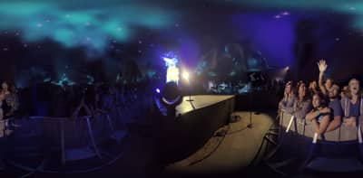 Childish Gambino Shares Live VR Video For “Me And Your Mama”