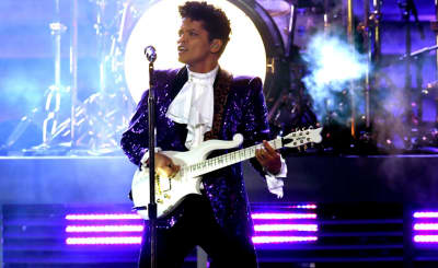 Watch Bruno Mars Pay Tribute To Prince At The 2017 Grammy Awards