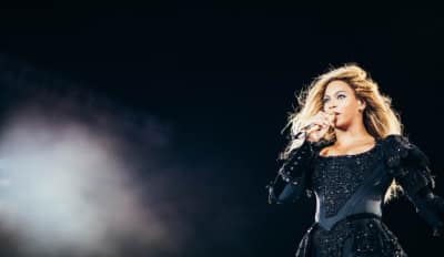 Watch Beyoncé Perform A Spanish Version Of “Irreplaceable” In Barcelona
