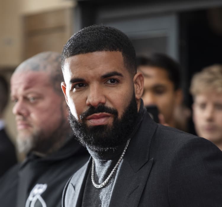 Drake and Murakami Collaborate on New Fashion Project - TheArtGorgeous
