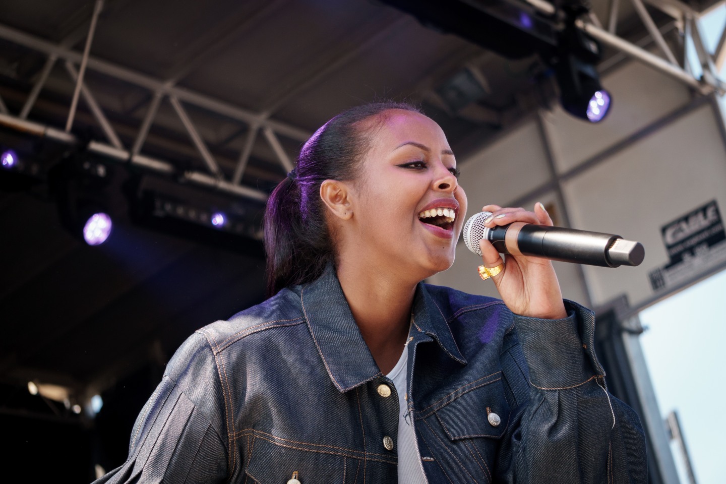 32 stunning photos and a Saweetie vid from FADER FORT