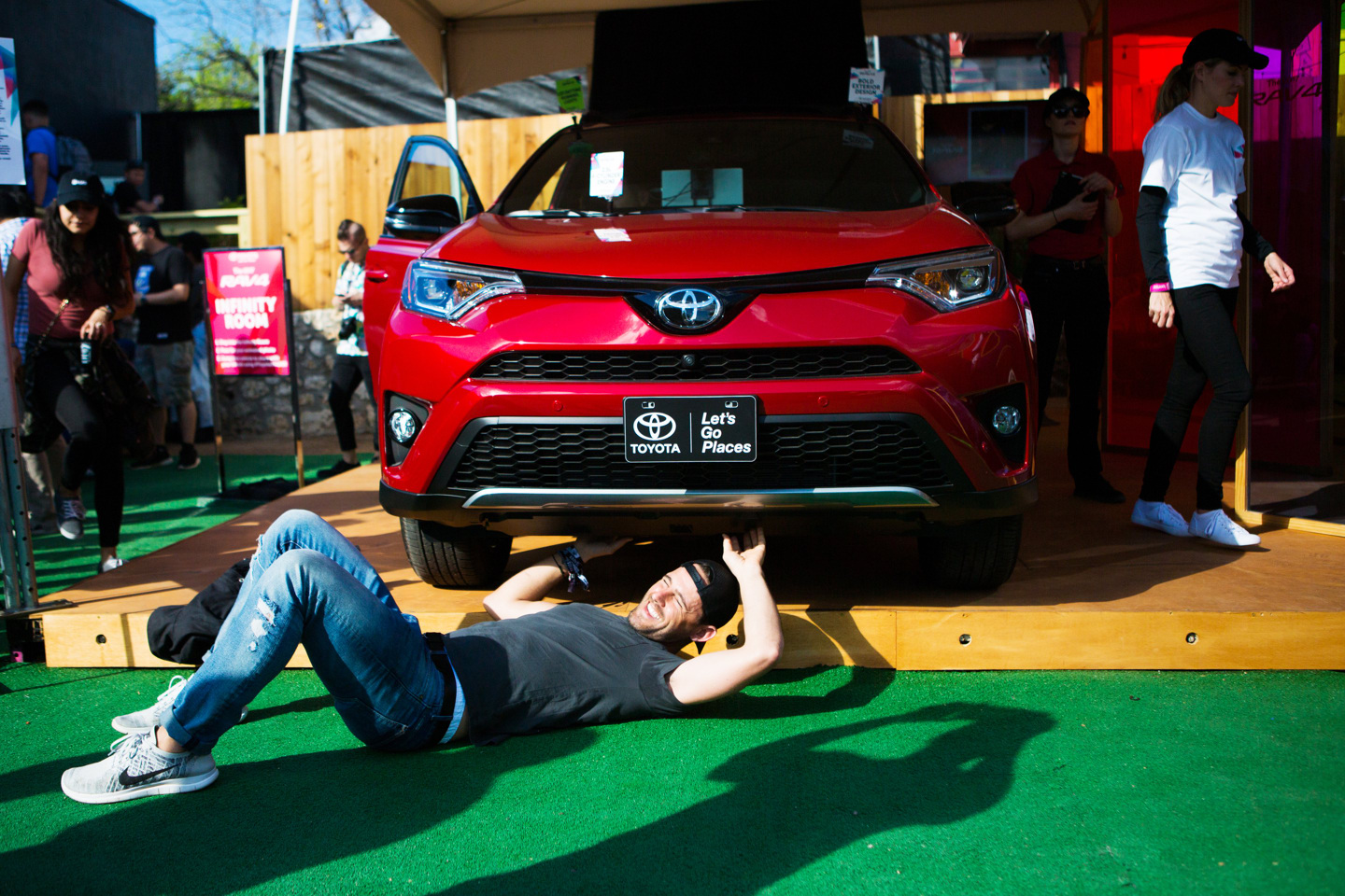 27 Iconic Photos From Wednesday At The FADER FORT