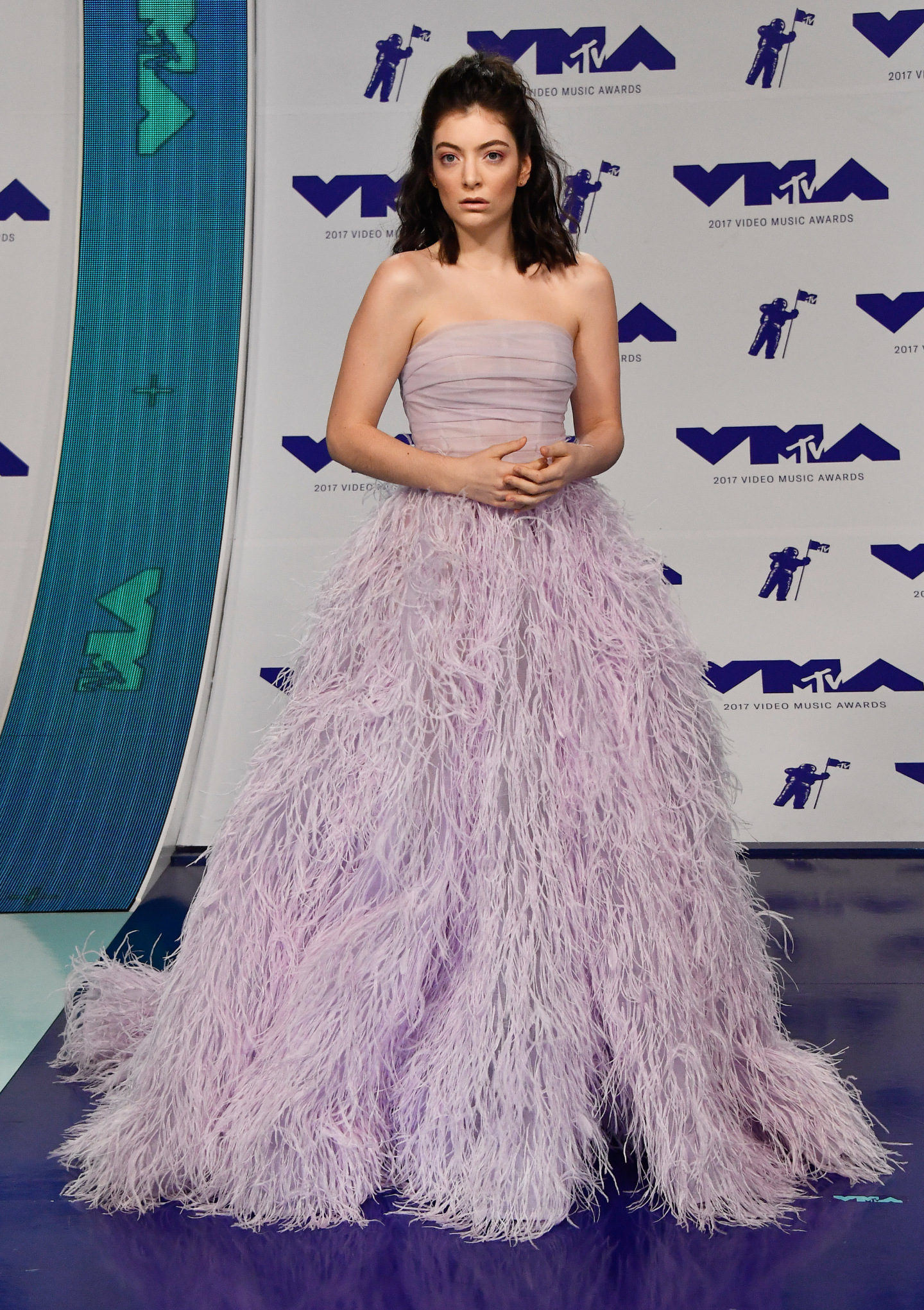 Here Are All The Looks You Need To See From The 2017 VMAs Red Carpet