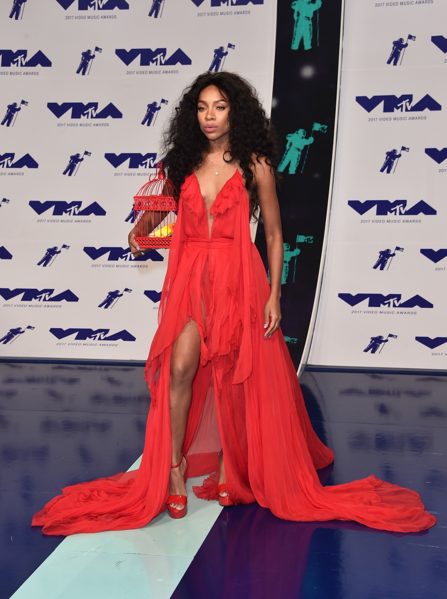 Here Are All The Looks You Need To See From The 2017 VMAs Red Carpet
